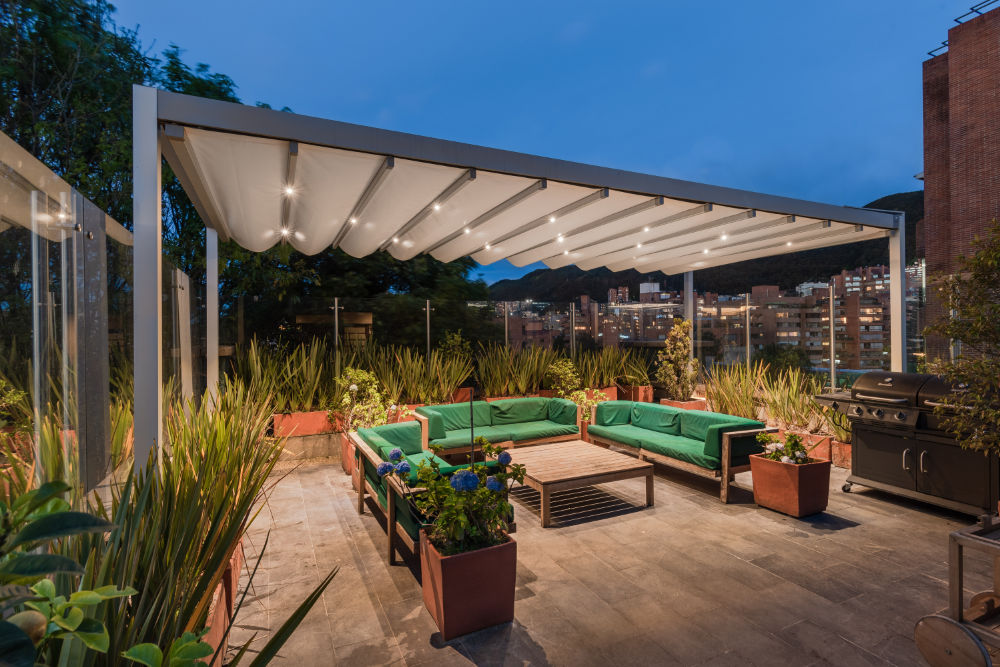 Gainesville, TX Patio-retractable-pergola-Pergostar Romano