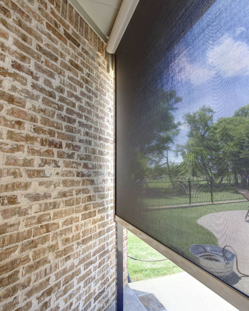 motorized retractable screen