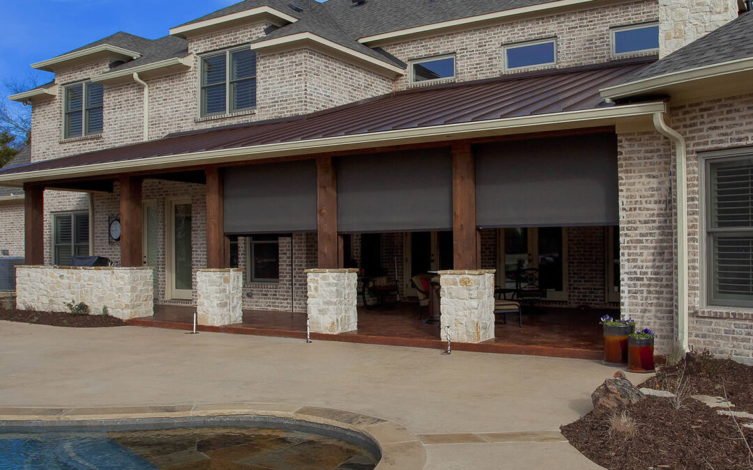 Why Motorized Retractable Screens Are a Perfect Fit for Homes in Dallas & North Texas